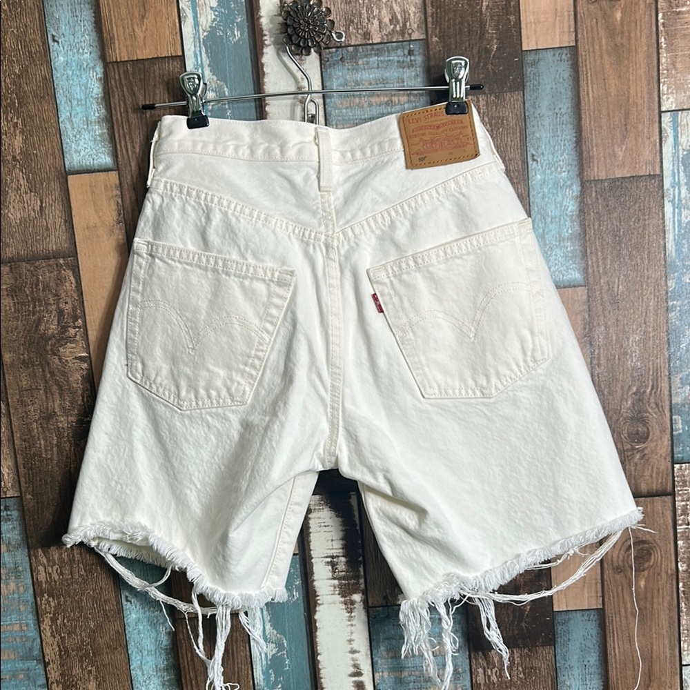 Levi’s 501 24 Stylish Cream Shorts with love design - Picture 13 of 16